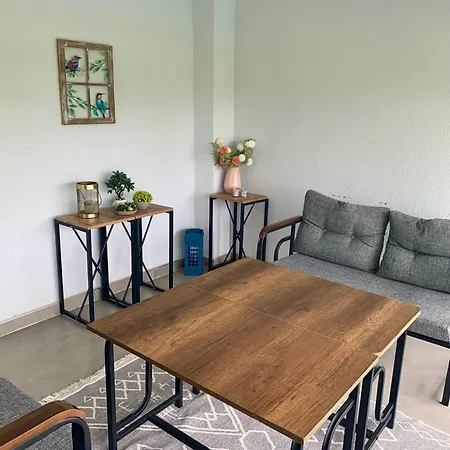 Tatil Evi Elmalı Bahçe