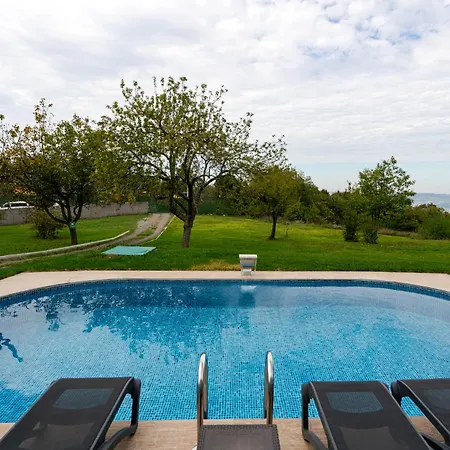 Tatil Evi Elmalı Bahçe *